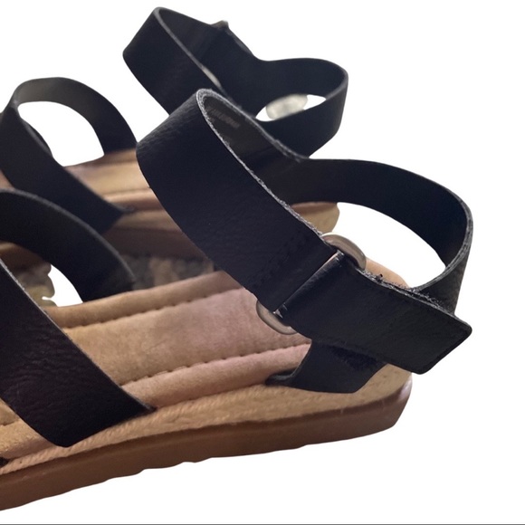 Sandals - Picture 4 of 7